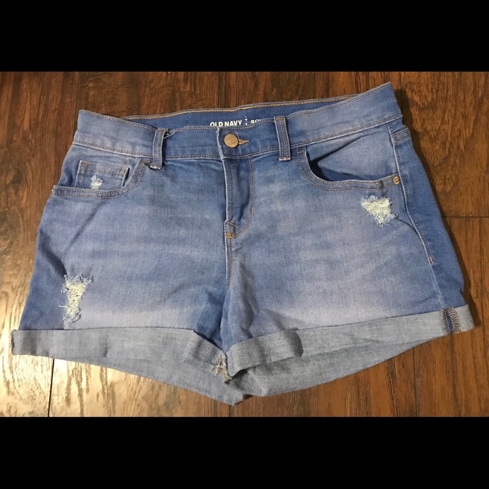 old navy light wash distressed denim shorts 🌻